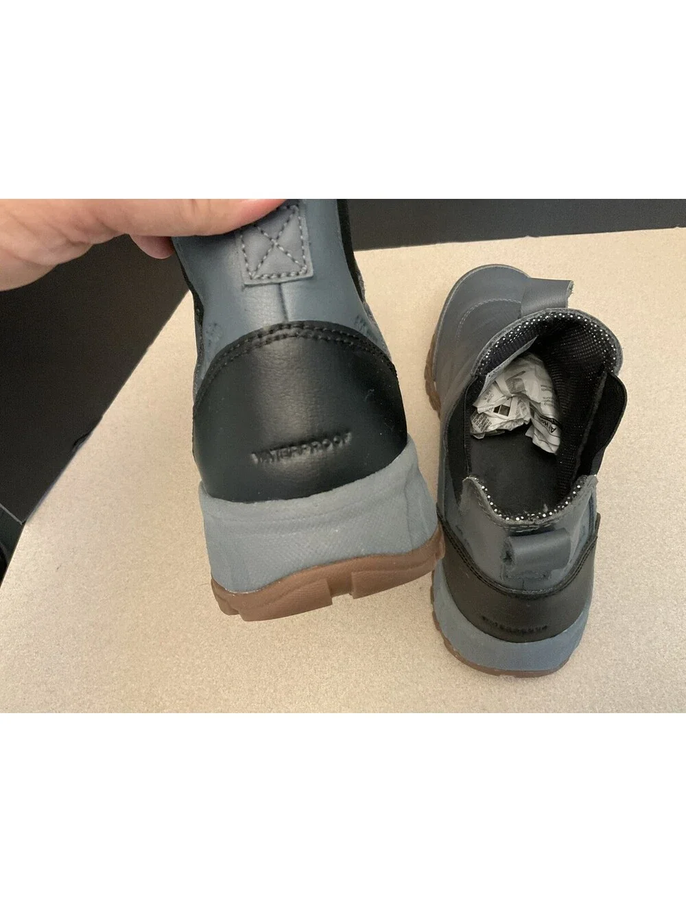 Mens Columbia Fairbanks Rover Chelsea Boots Gray Waterproof Omni-Heat. Size 10.5